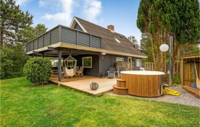 Pet Friendly Home In Glesborg With Wifi, Bønnerup Strand